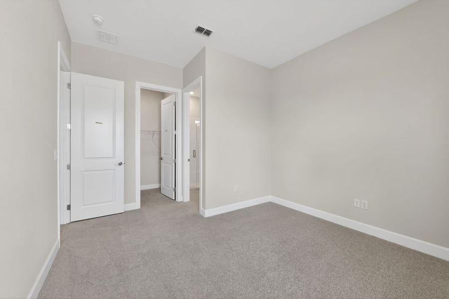 Spacious, unfurnished interior of a new home in Coasterra Community Group Page, Palmetto (Image 13).