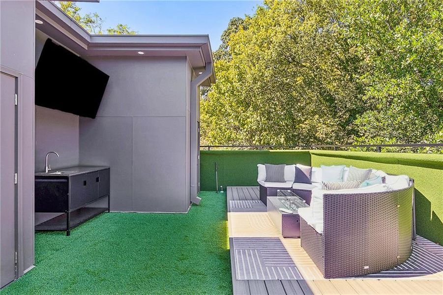 Exterior details and patio area of a home in , Atlanta (Image 45).