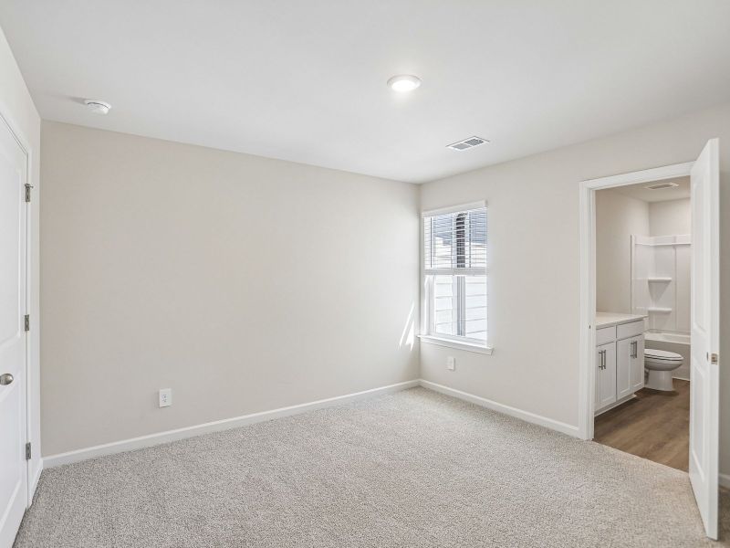 Spacious, unfurnished interior of a new home in Artisan Walk, Fairburn (Image 12).