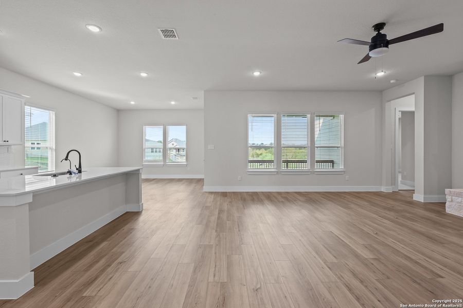 Spacious, unfurnished interior of a new home in Homestead, Schertz (Image 31).