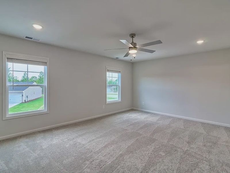 Spacious, unfurnished interior of a new home in Amber Hill, West Columbia (Image 19).