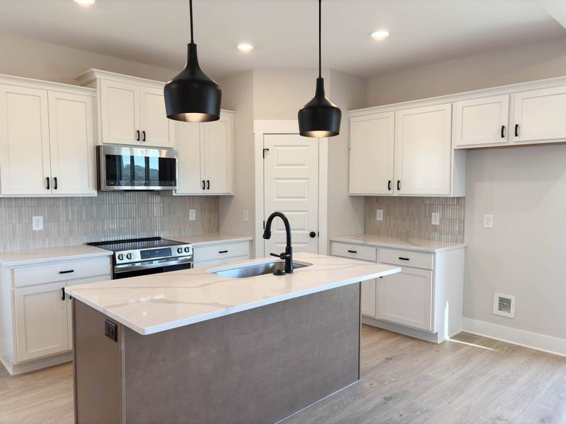 Furnished interior view inside a new home in , Gallatin (Image 5).
