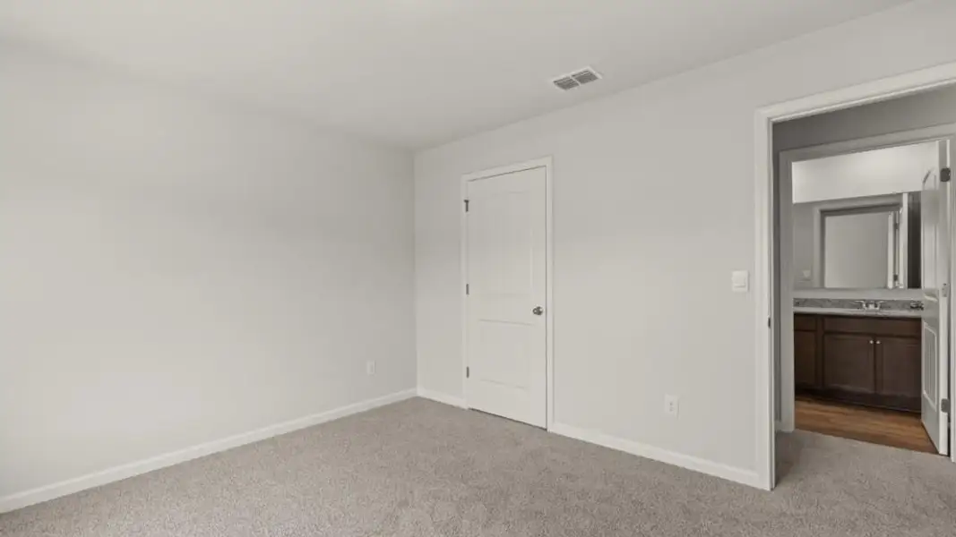 Spacious, unfurnished interior of a new home in Sheffield Highlands, Dallas (Image 33). Spacious, unfurnished interior of a new home in Sheffield Highlands, Dallas (Image 33).