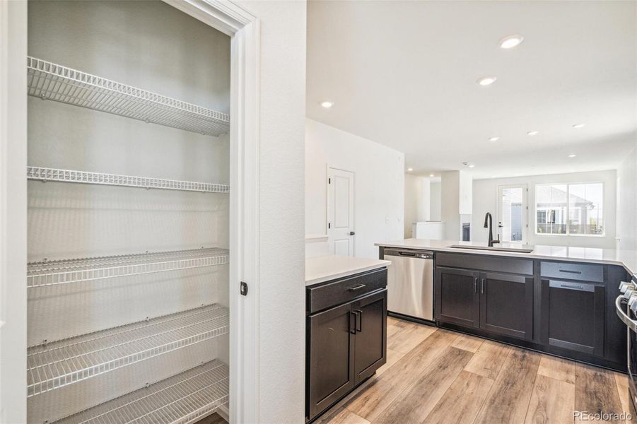 Spacious, unfurnished interior of a new home in Legato, Commerce City (Image 31).