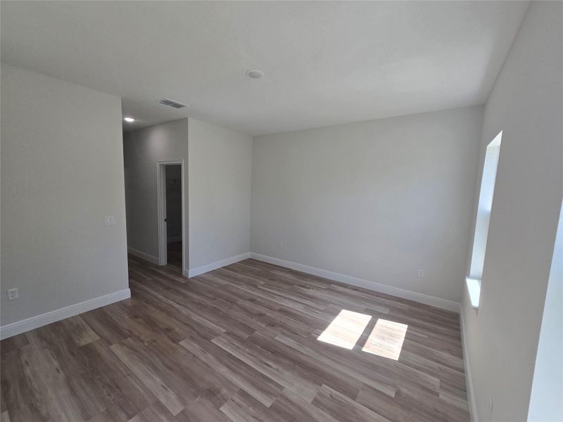 Spacious, unfurnished interior of a new home in , Ocala (Image 22).