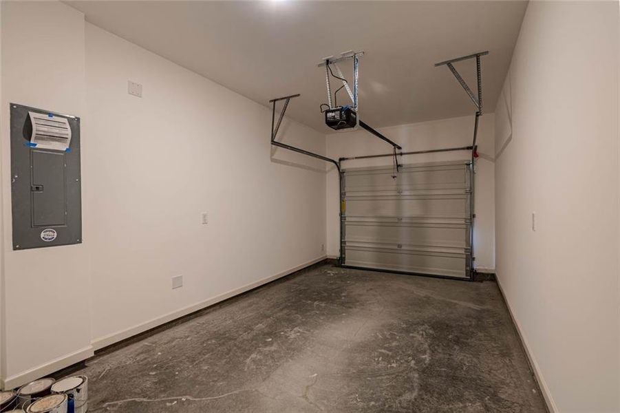 Spacious, unfurnished interior of a new home in Shorter Village, Rome (Image 10).