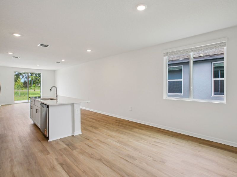 Spacious, unfurnished interior of a new home in Leyland Preserve - Premier Series, Brooksville (Image 5).