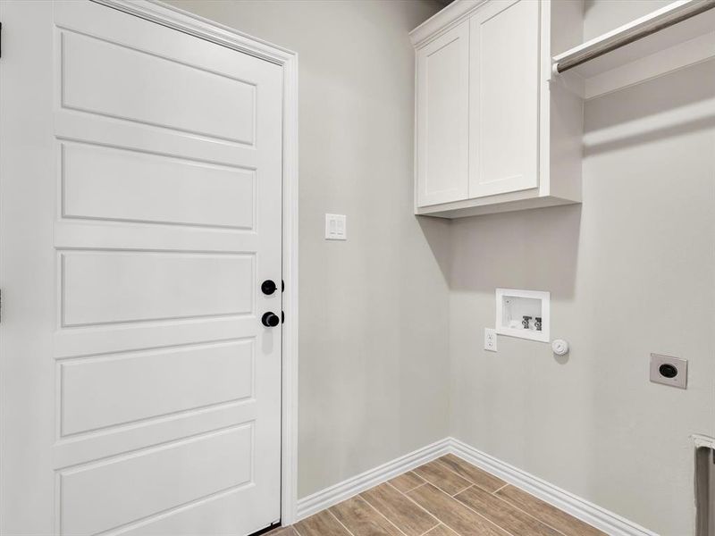 Spacious, unfurnished interior of a new home in , Springtown (Image 12).