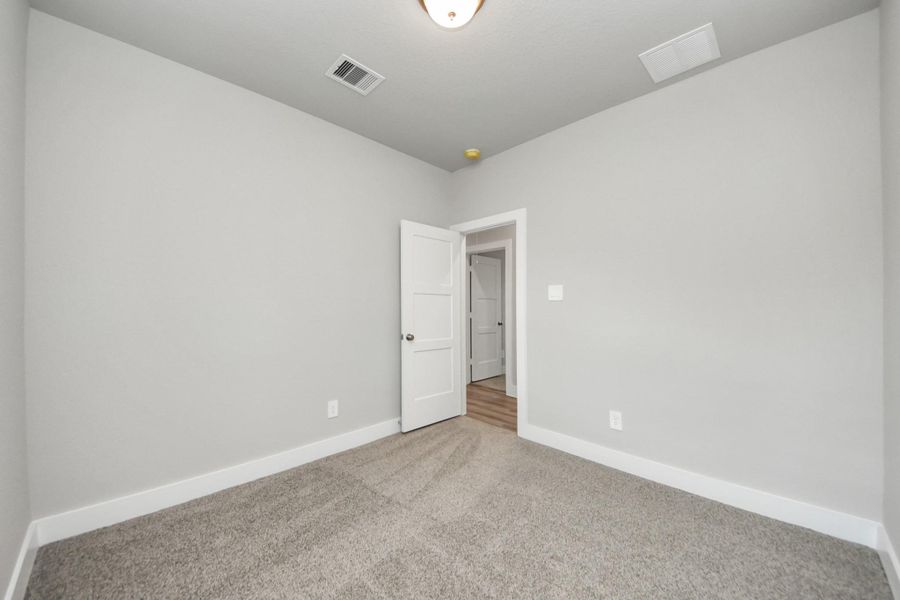 Spacious, unfurnished interior of a new home in Laurel Landing: Founders Collection, Alvin (Image 20).