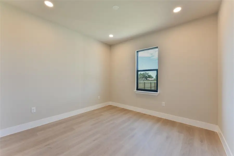 Please note: Photos shown are not of the actual homes but are of the same floorplan. Finishes and features may vary.