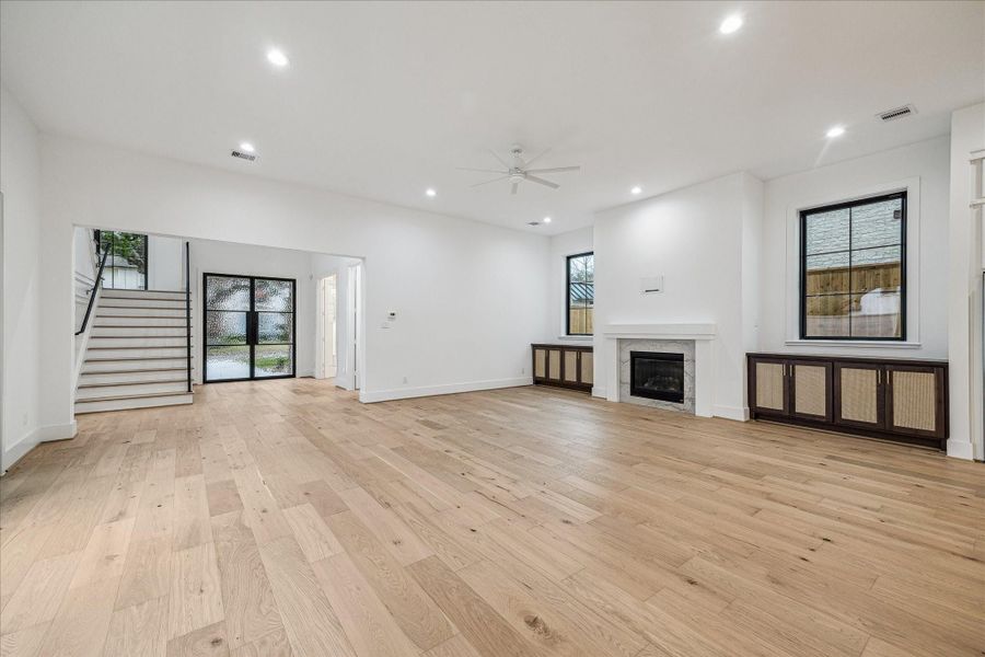 Spacious, unfurnished interior of a new home in , Houston (Image 20).