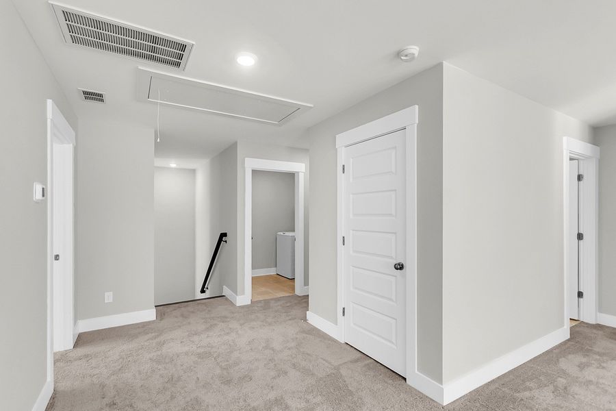 Spacious, unfurnished interior of a new home in Hewing Farms, Summerville (Image 35).