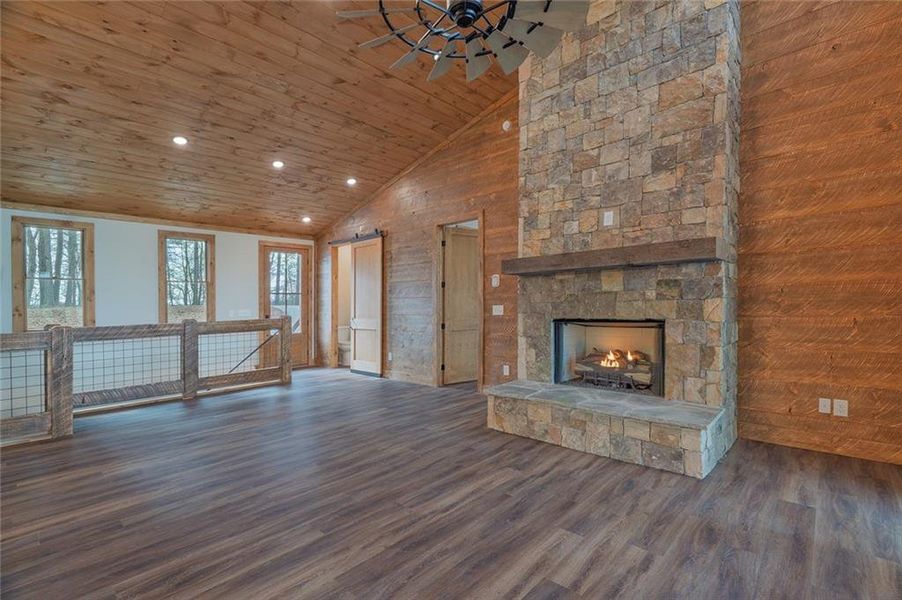 Spacious, unfurnished interior of a new home in , Ellijay (Image 11).