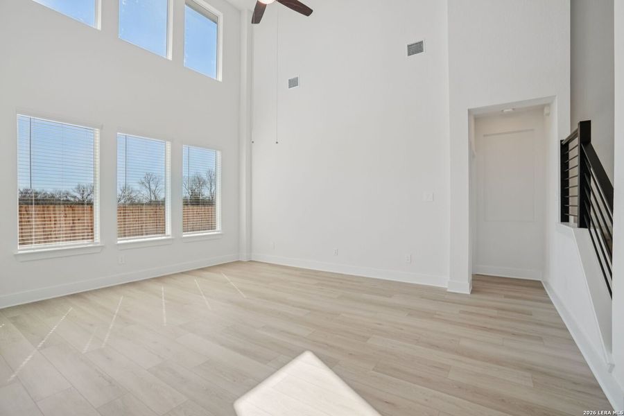 Spacious, unfurnished interior of a new home in Carmel Ranch, Schertz (Image 41). Spacious, unfurnished interior of a new home in Carmel Ranch, Schertz (Image 41).
