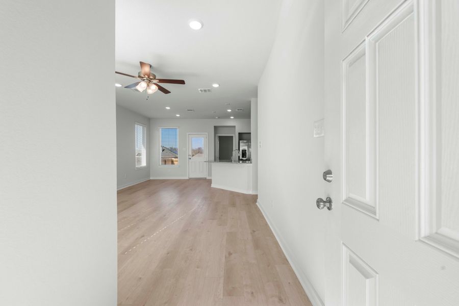 Spacious, unfurnished interior of a new home in South Pointe, Temple (Image 8).