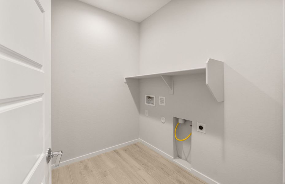 Spacious, unfurnished interior of a new home in Soleo, San Tan Valley (Image 19).
