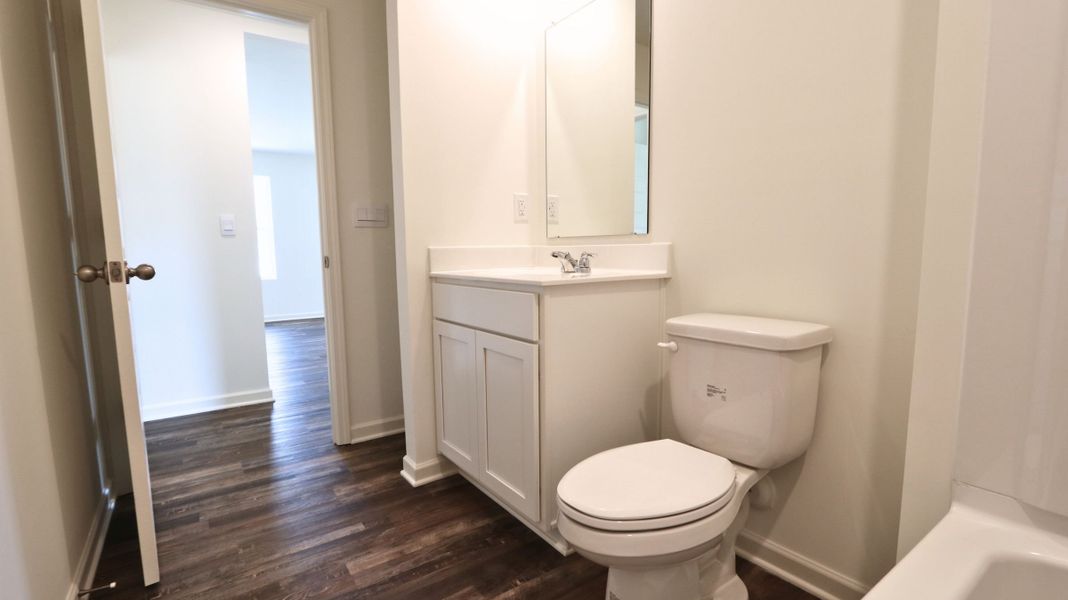 Furnished interior view inside a new home in Liberty, Panama City (Image 9).