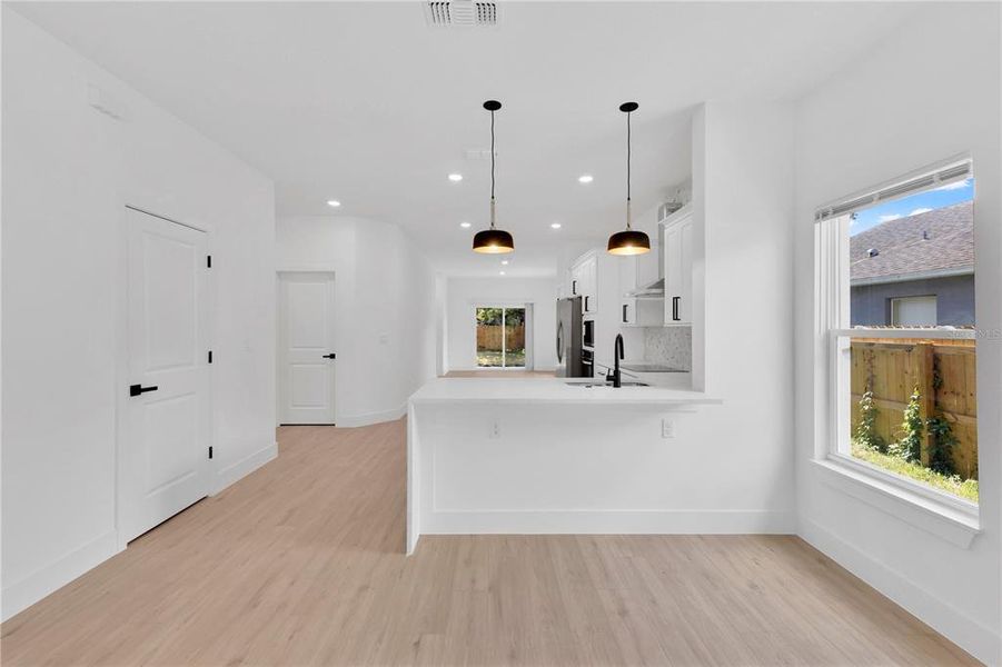 Spacious, unfurnished interior of a new home in , Orlando (Image 25).