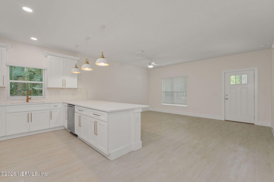 Spacious, unfurnished interior of a new home in , St. Augustine (Image 17).