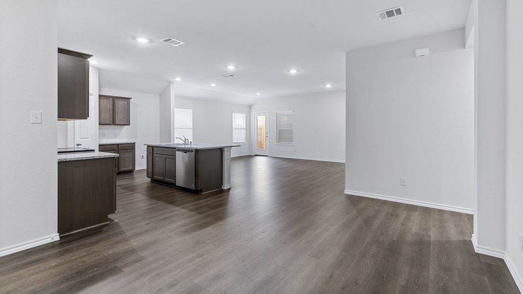 Representative unfurnished interior of a home built from the X40L Lakeway by D.R. Horton in Valor Farms, Royse City (Image 23).
