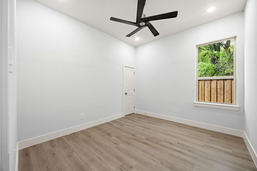 Spacious, unfurnished interior of a new home in , Tool (Image 17).