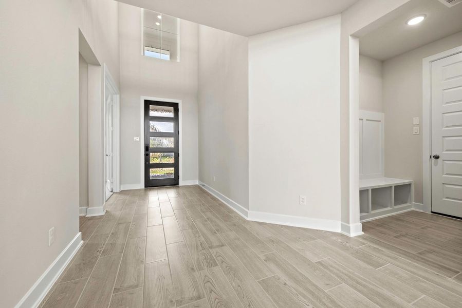 Representative image. Features, specifications, selections and colors may vary. Representative image. Features, specifications, selections and colors may vary.