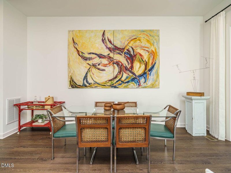 018-1280x960-living-dining