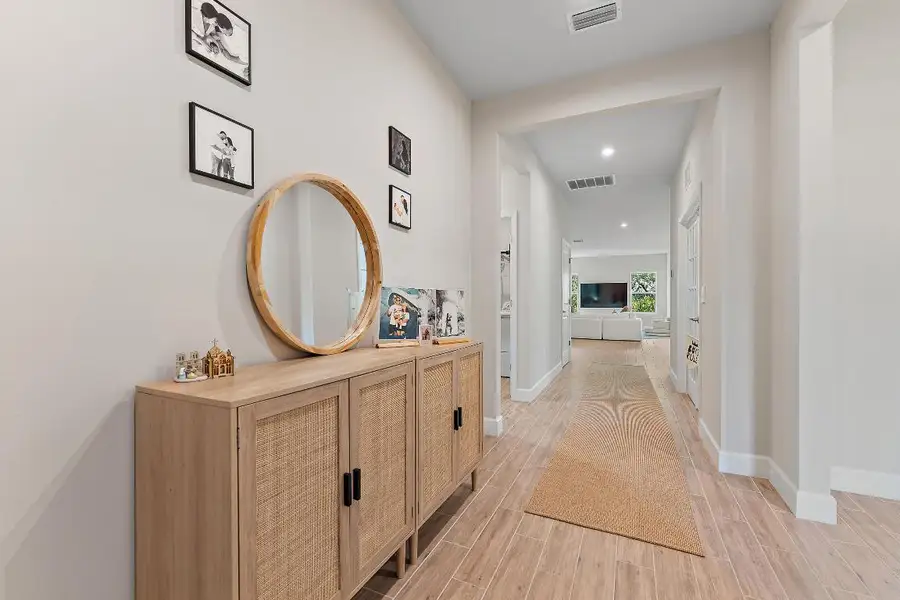 028-200SWPomeroySt-Stuart-FULL