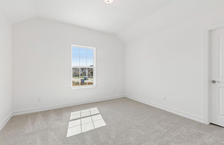 Spacious, unfurnished interior of a new home in Creekview Meadows, Pilot Point (Image 16).