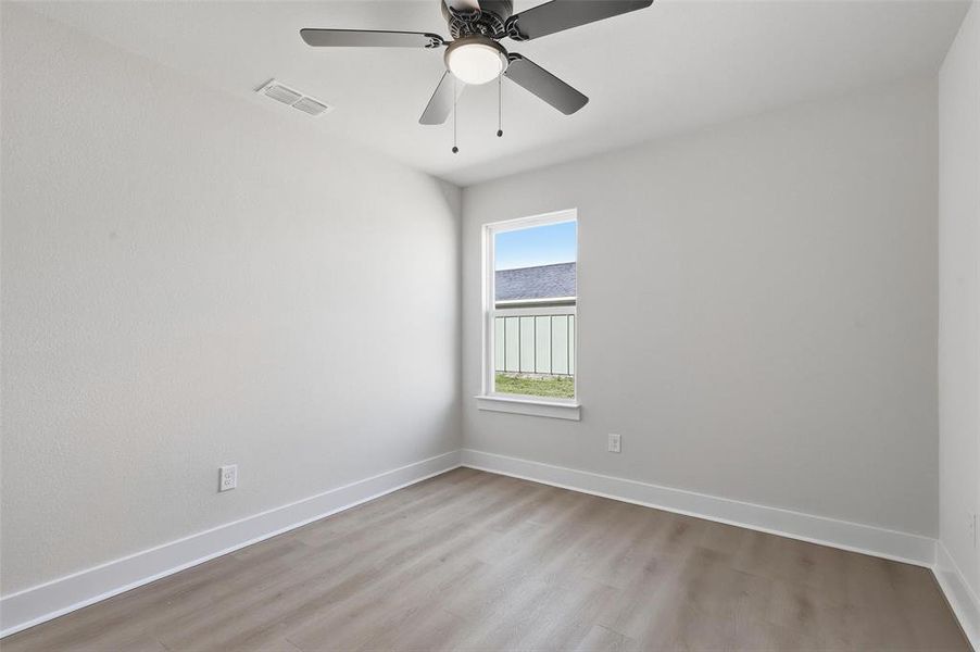 Spacious, unfurnished interior of a new home in , Tolar (Image 19).