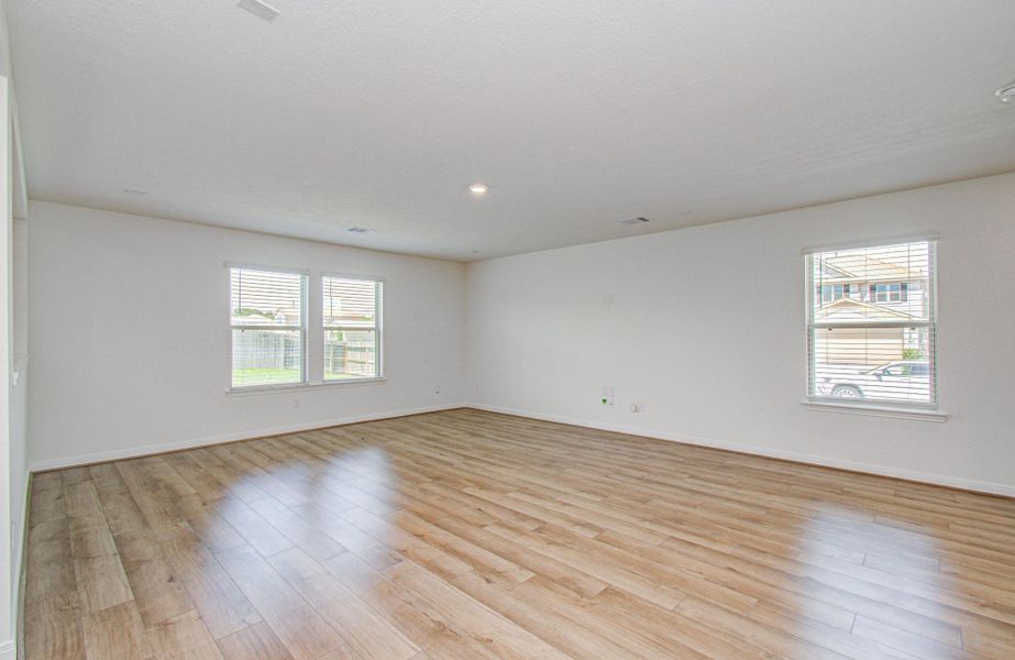Spacious, unfurnished interior of a new home in , Hockley (Image 30).