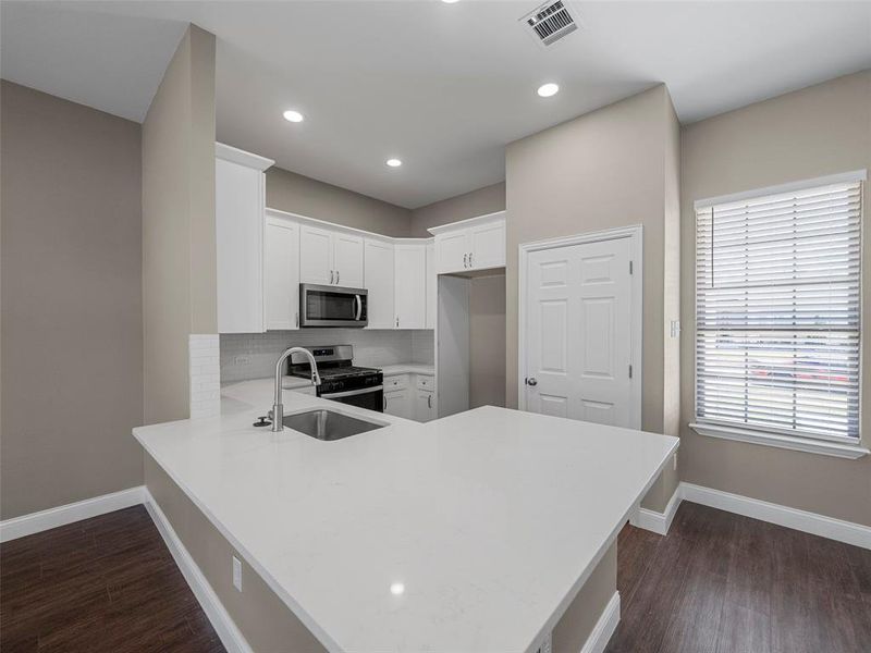 Furnished interior view inside a new home in , McKinney (Image 9).