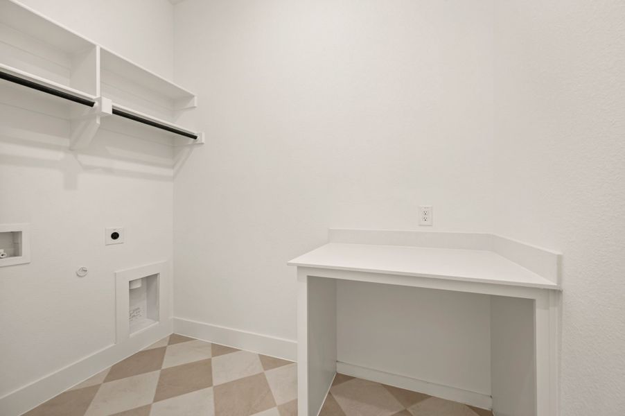 Spacious, unfurnished interior of a new home in Rocky Top Ranch, Reno (Image 36).