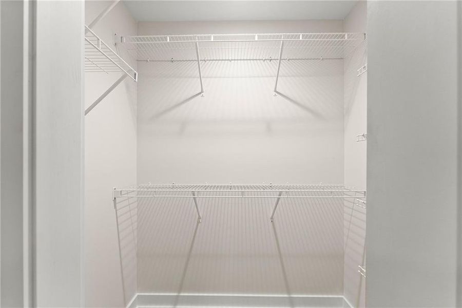 Spacious, unfurnished interior of a new home in , Gainesville (Image 13).