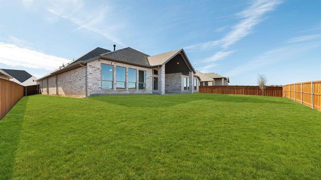 Exterior details and patio area of a home in Ventana, Fort Worth (Image 3).