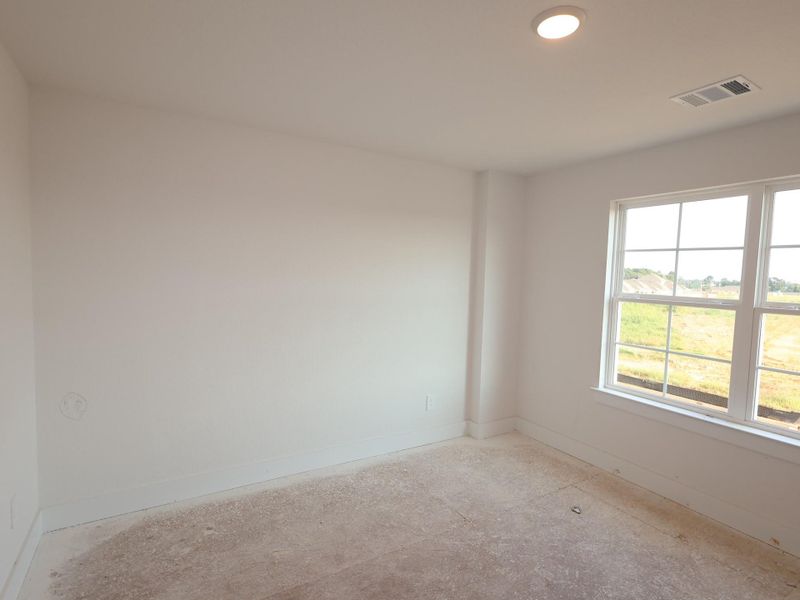 Spacious, unfurnished interior of a new home in Sorella, Tomball (Image 6). Spacious, unfurnished interior of a new home in Sorella, Tomball (Image 6).