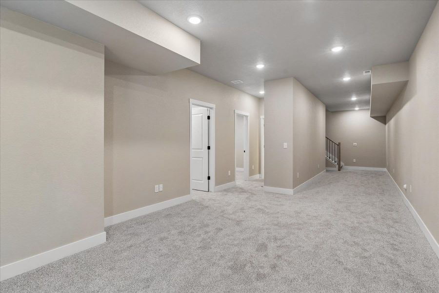 Spacious, unfurnished interior of a new home in Aspen Meadows-4, Colorado Springs (Image 15). Spacious, unfurnished interior of a new home in Aspen Meadows-4, Colorado Springs (Image 15).