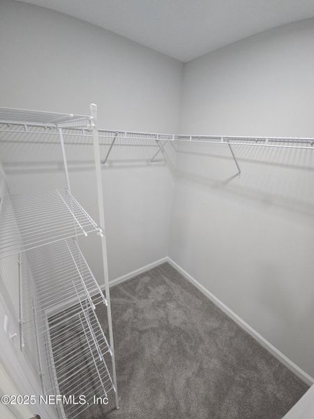 Spacious, unfurnished interior of a new home in , Jacksonville (Image 19).