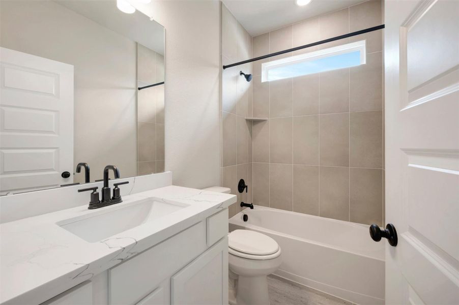 Hall bath 2 (*Photo not of actual home and used for illustration purposes only.)