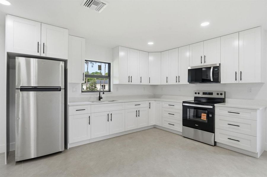 29-web-or-mls-18477_W_Sycamore_Dr_06383