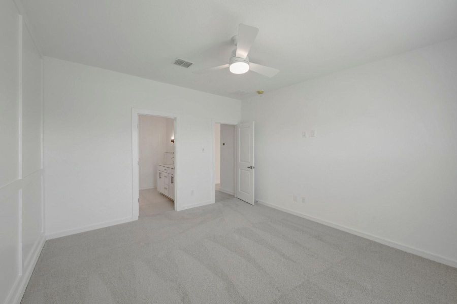 Private primary suite Private primary suite