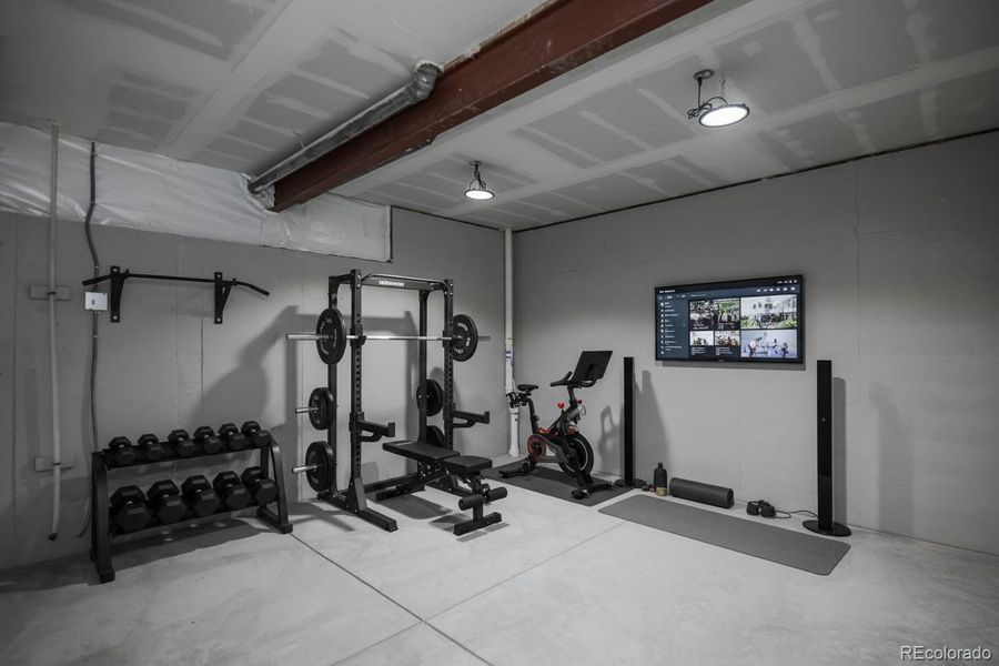 Community amenities in , Kiowa (Image 41).