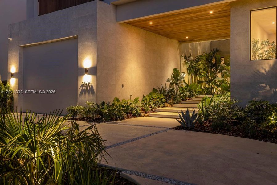 Exterior details and patio area of a home in , North Miami (Image 45).