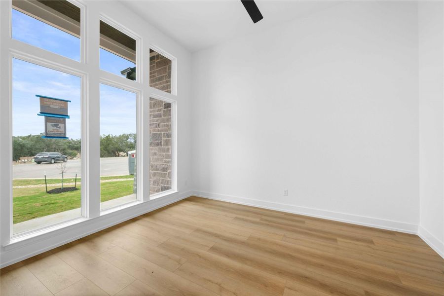 Spacious, unfurnished interior of a new home in Daniels Mountain, Georgetown (Image 21).