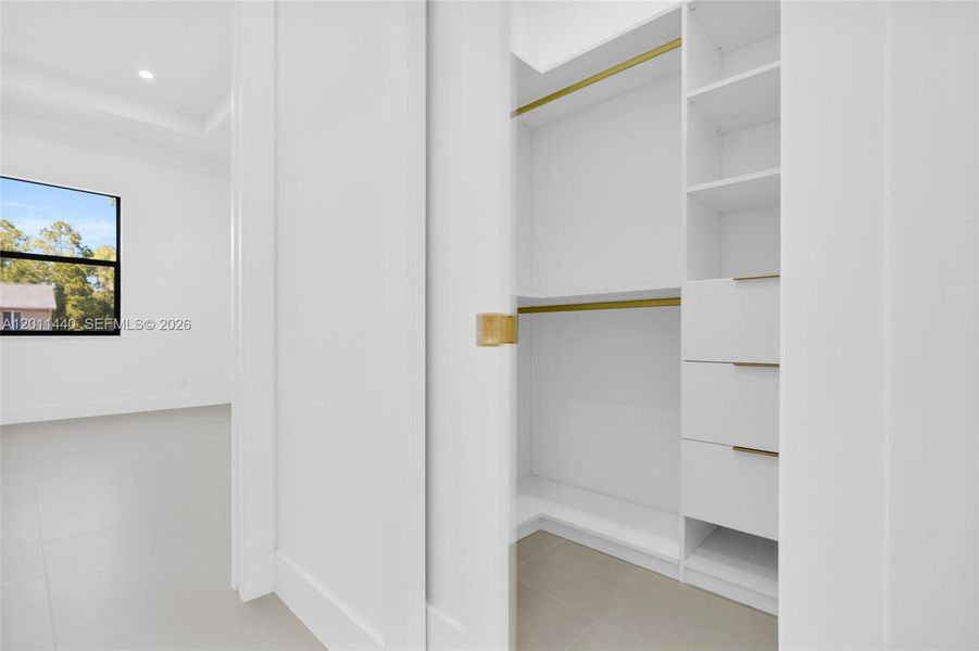 Spacious, unfurnished interior of a new home in , Lehigh Acres (Image 31).