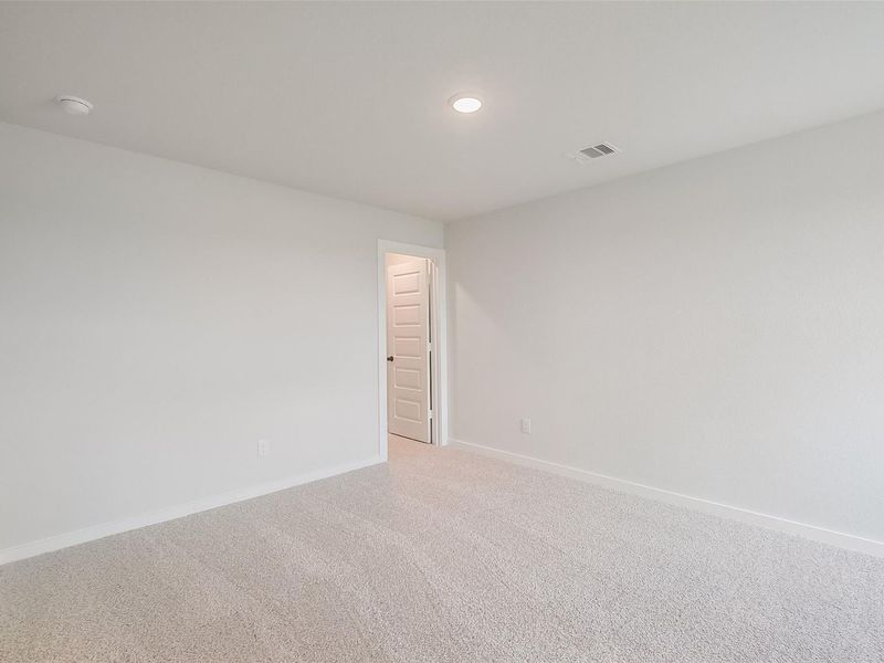 Spacious, unfurnished interior of a new home in Emberly, Beasley (Image 43).