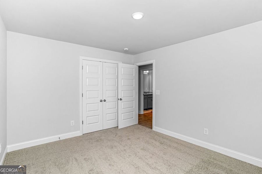 Spacious, unfurnished interior of a new home in Harley Farms South, Bonaire (Image 22).
