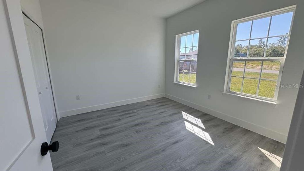 Spacious, unfurnished interior of a new home in , Ocala (Image 32).