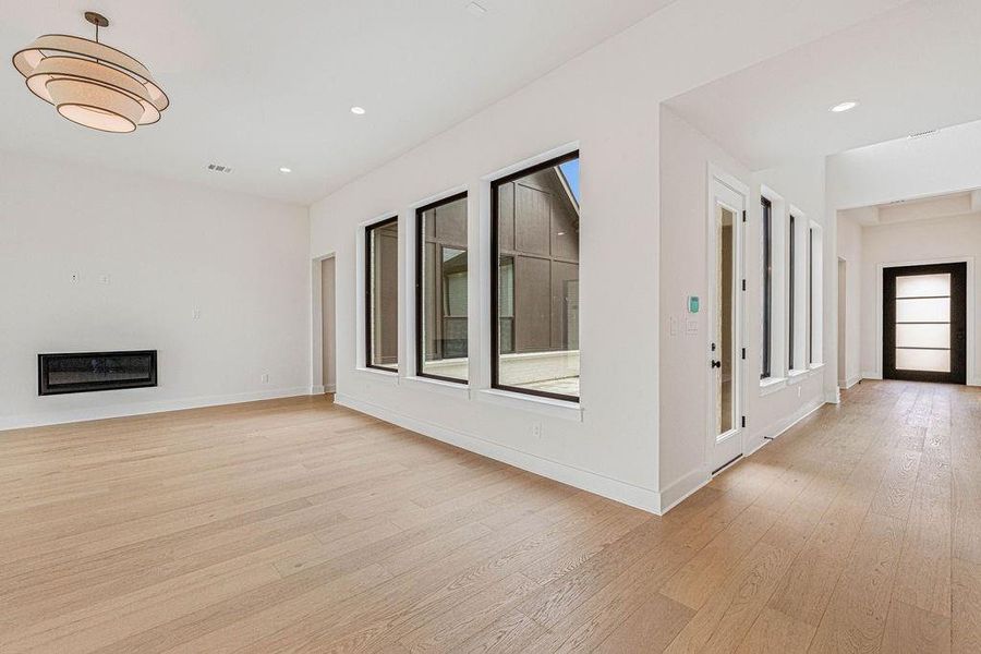 Spacious, unfurnished interior of a new home in , Prosper (Image 23).