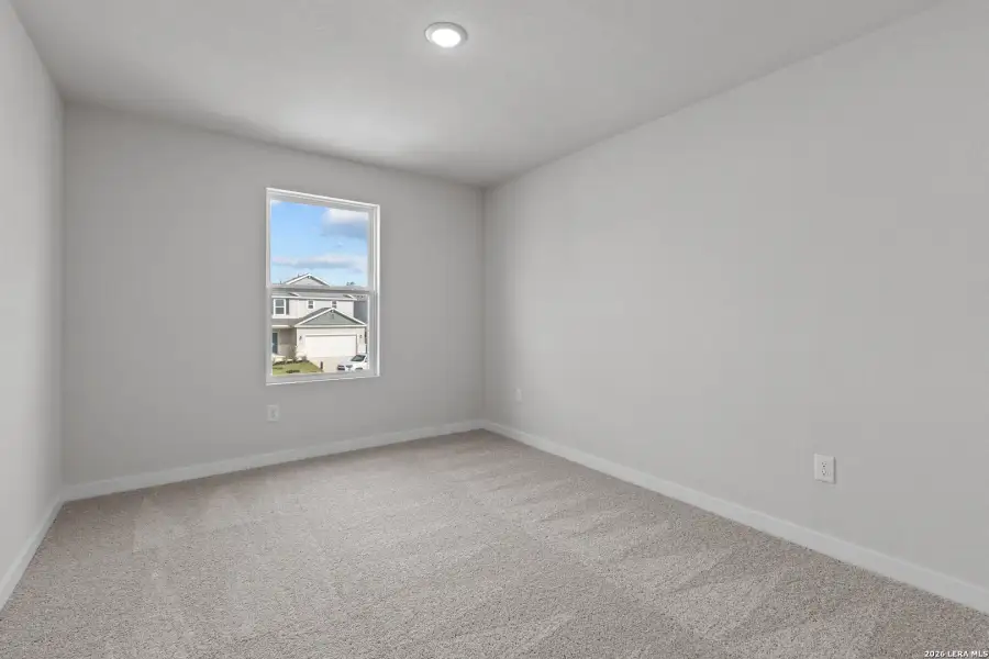 Spacious, unfurnished interior of a new home in Hacienda, San Antonio (Image 11).